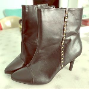 Nice chic black boots